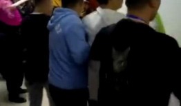 网友爆料某园长被打视频,网友曝光惊人打人视频